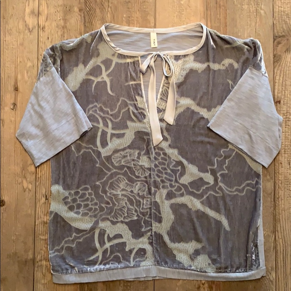 Anthropologie short sleeve with velvet detail